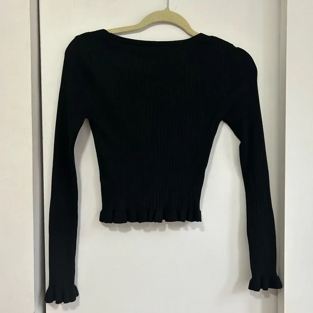 Divided H&M black long sleeve button shorty - Picture 4 of 4